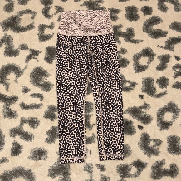 Lululemon Wunder Under Crop (High Rise) - Picture 1 of 5